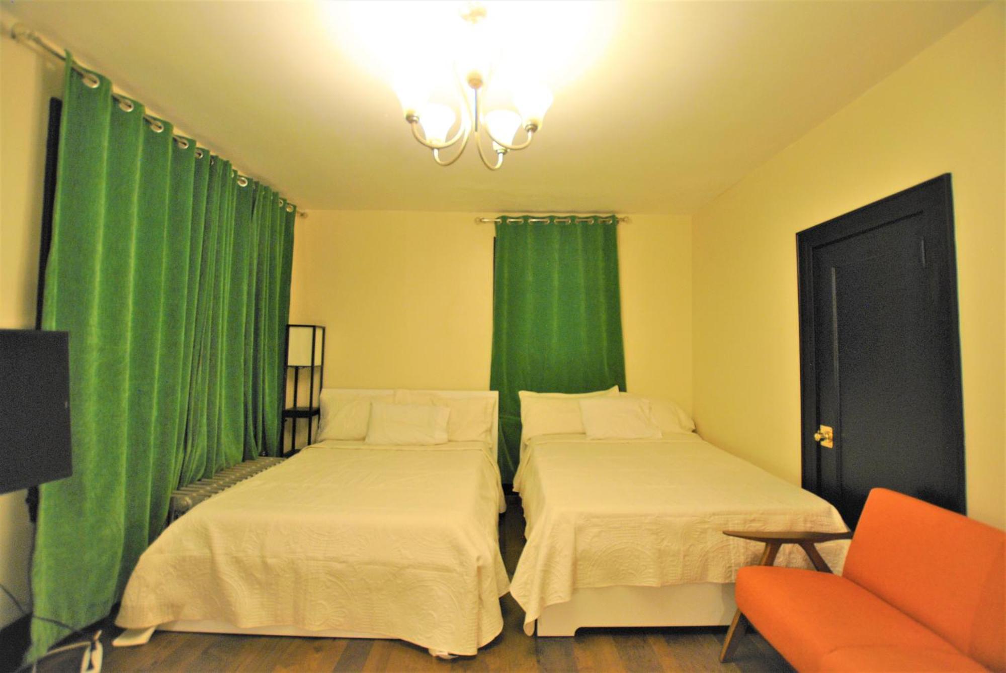 Ewr Airport Multilevel Guest House Room With 2-3 Beds Нюарк Екстериор снимка